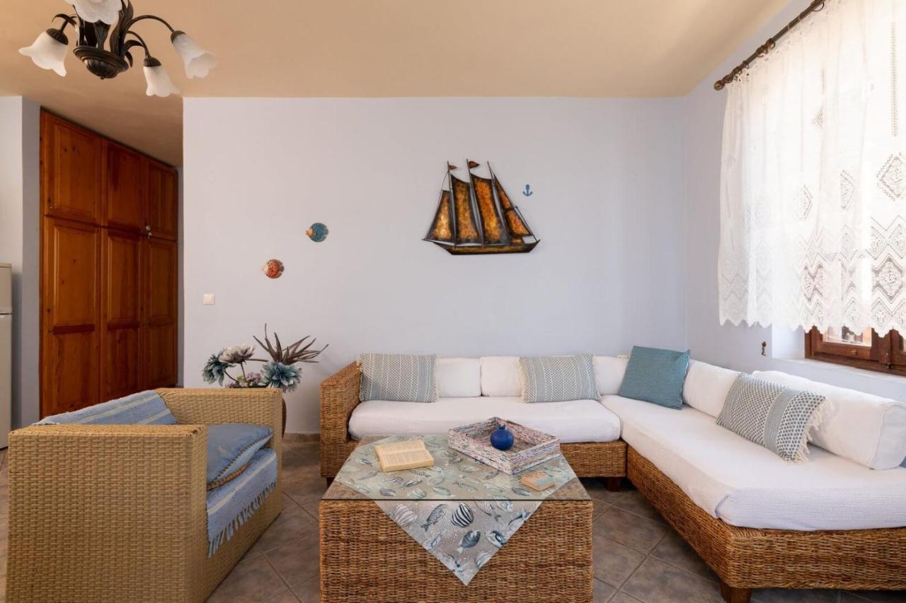 Villa Leleka Chalki Town المظهر الخارجي الصورة